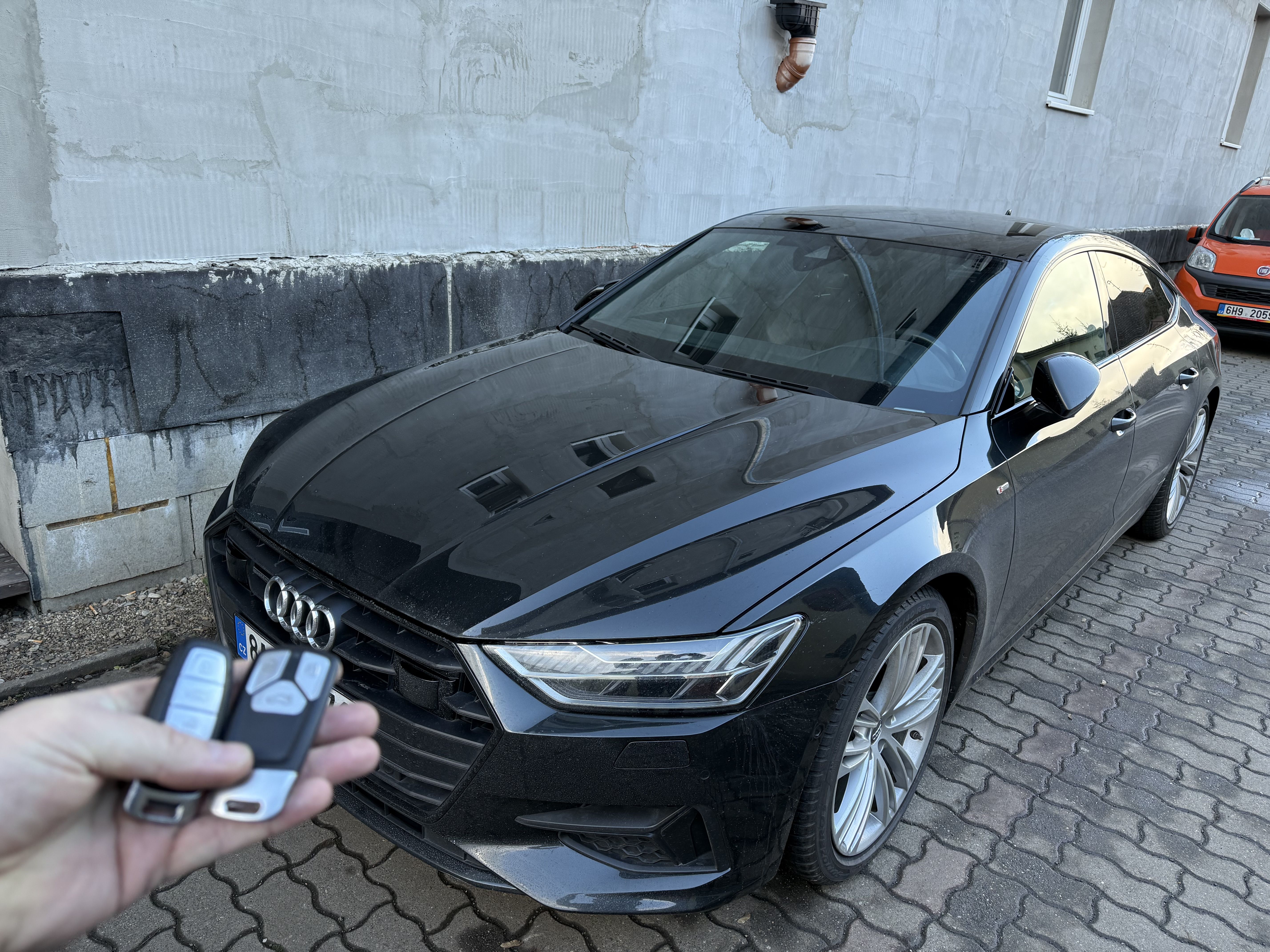 Přiučení druhého autoklíče pro automobil Audi A7 2018 (system MLB)